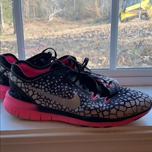 Nike tennis shoes 5.0